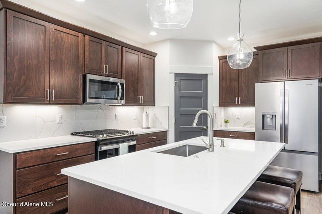 13916 N Rainier Loop, Rathdrum, ID 83858