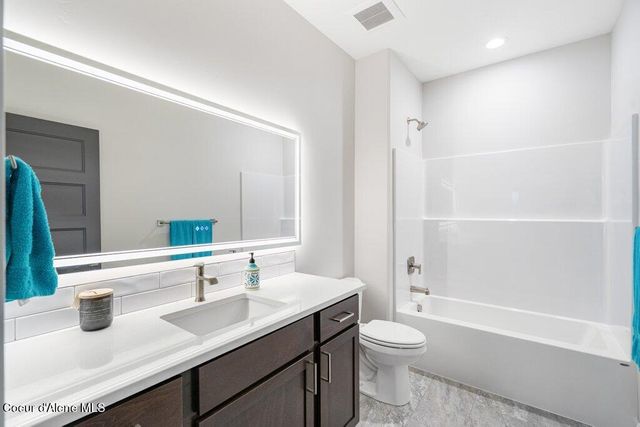 13916 N Rainier Loop, Rathdrum, ID 83858