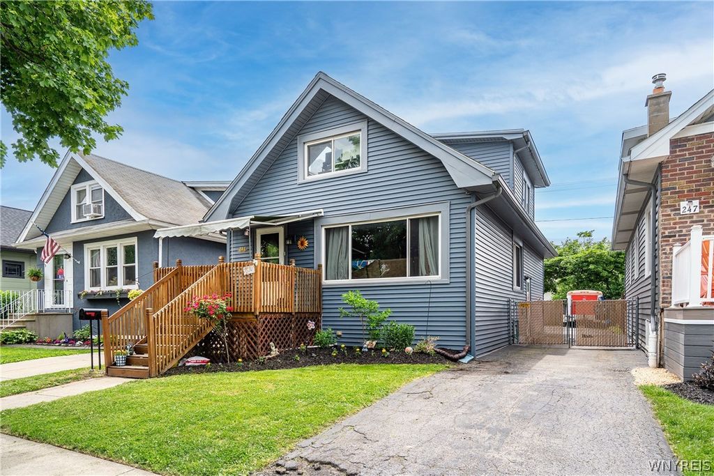251 Parkwood Avenue, Tonawanda, NY 14217