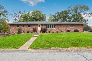 402 Iroquois Street, Schererville, IN 46375