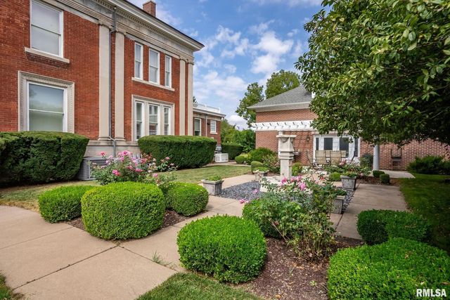 1446 CLAY Street, Davenport, IA 52804