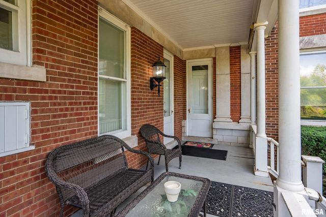 1446 CLAY Street, Davenport, IA 52804