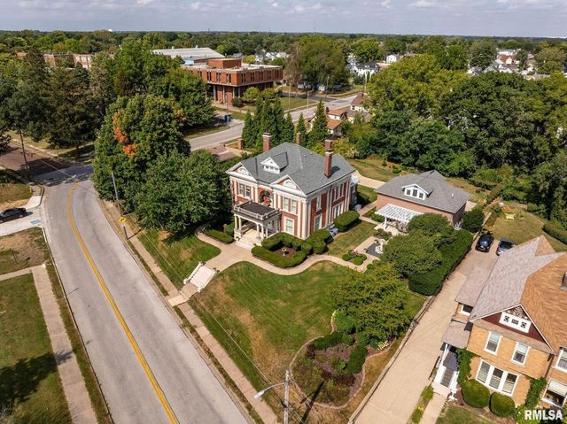 1446 CLAY Street, Davenport, IA 52804