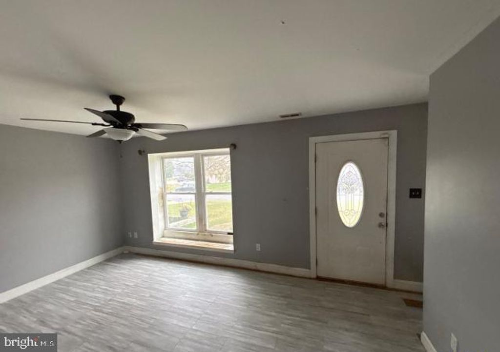 90 CHERRY CIR, Blackwood, NJ 08012