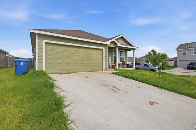 1123 Demeter Dr, Portland, TX 78374
