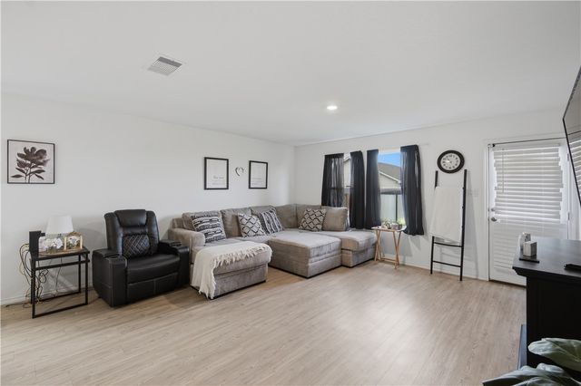 1123 Demeter Dr, Portland, TX 78374