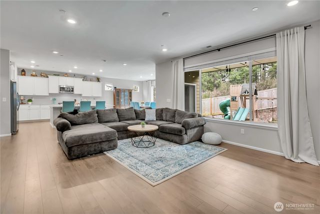 1226 Baker Heights Loop, Bremerton, WA 98312