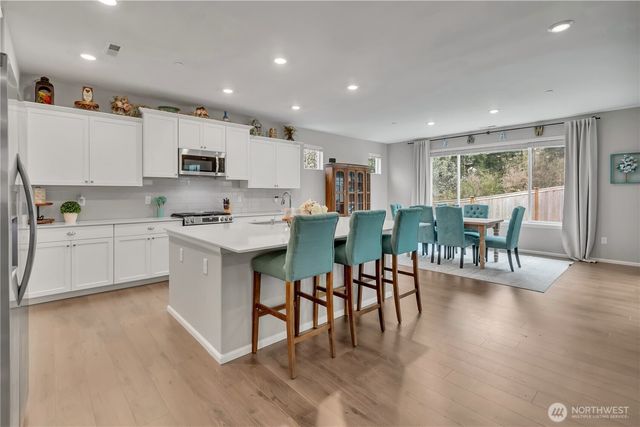 1226 Baker Heights Loop, Bremerton, WA 98312