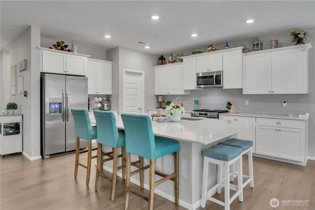 1226 Baker Heights Loop, Bremerton, WA 98312