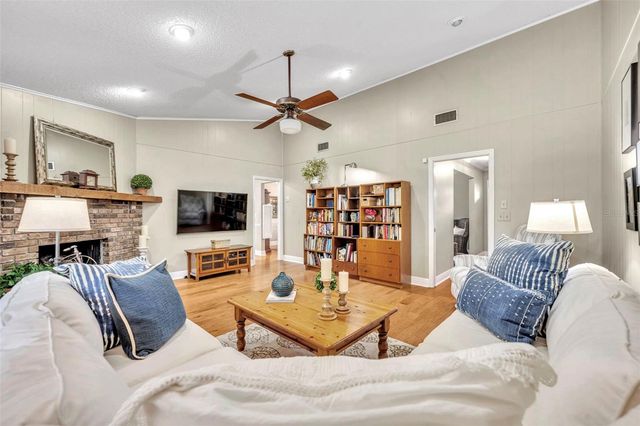 8825 BUTTERNUT BOULEVARD, Orlando, FL 32817