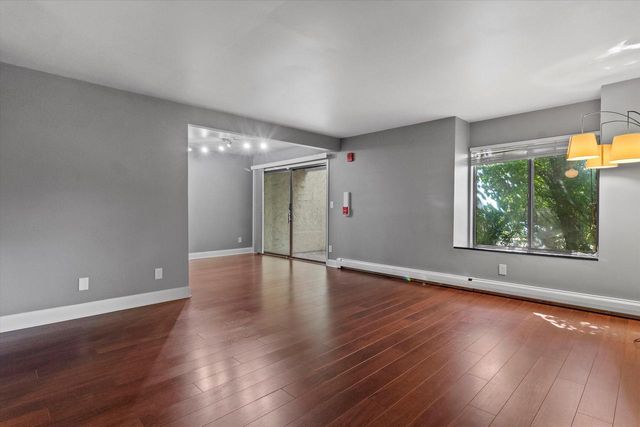 2230 W Good Hope ROAD #25, Glendale, WI 53209