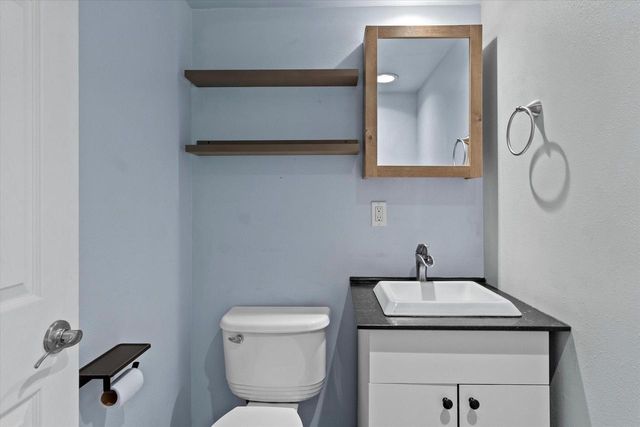 2230 W Good Hope ROAD #25, Glendale, WI 53209