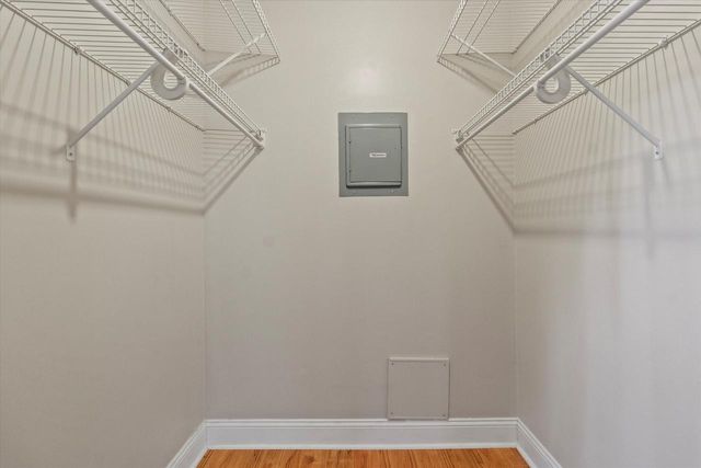 2230 W Good Hope ROAD #25, Glendale, WI 53209