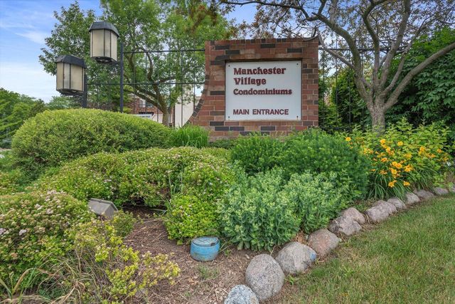 2230 W Good Hope ROAD #25, Glendale, WI 53209