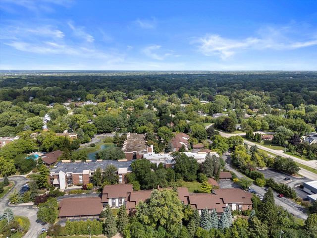 2230 W Good Hope ROAD #25, Glendale, WI 53209