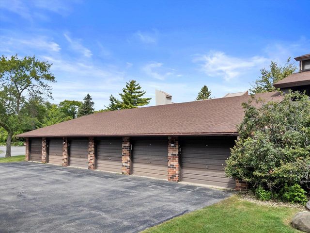 2230 W Good Hope ROAD #25, Glendale, WI 53209