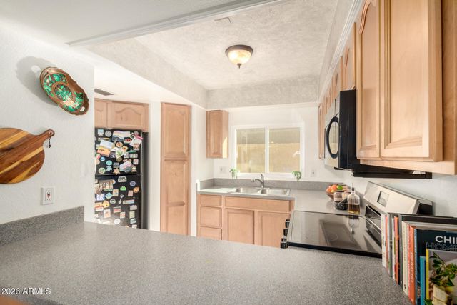 915 S HACIENDA Drive, Tempe, AZ 85281