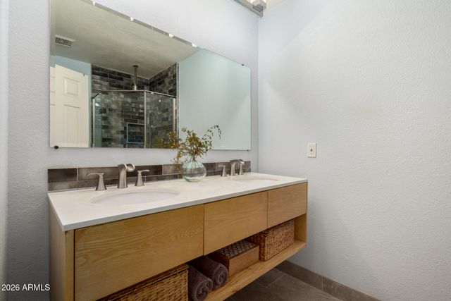 915 S HACIENDA Drive, Tempe, AZ 85281