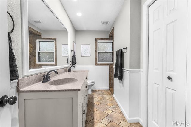 908 E Cottonwood Lane, Dexter, MO 63841