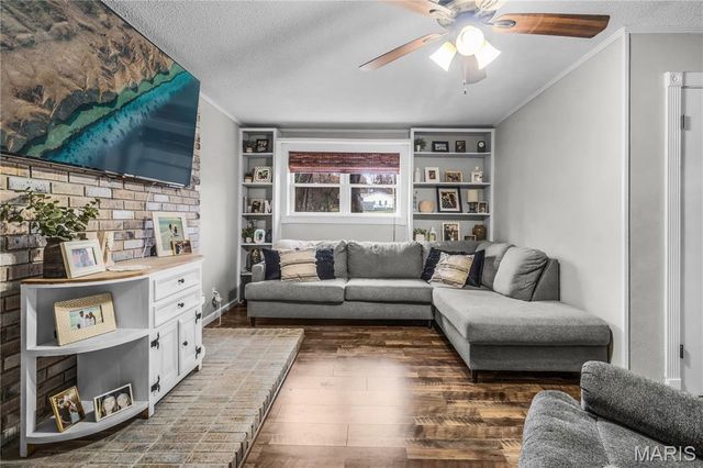 908 E Cottonwood Lane, Dexter, MO 63841