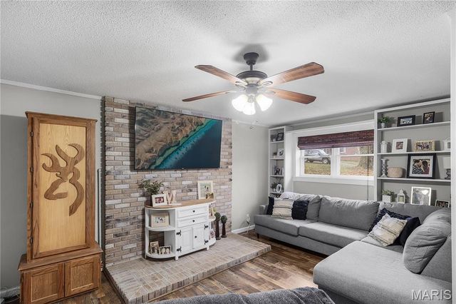 908 E Cottonwood Lane, Dexter, MO 63841