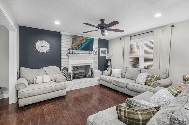 908 E Cottonwood Lane, Dexter, MO 63841