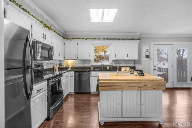 908 E Cottonwood Lane, Dexter, MO 63841