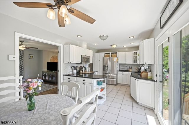 1 Hampton Spring Rd, Hampton Twp., NJ 07860