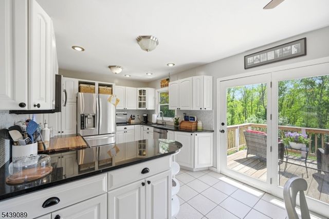 1 Hampton Spring Rd, Hampton Twp., NJ 07860
