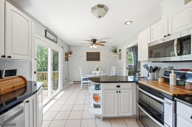 1 Hampton Spring Rd, Hampton Twp., NJ 07860