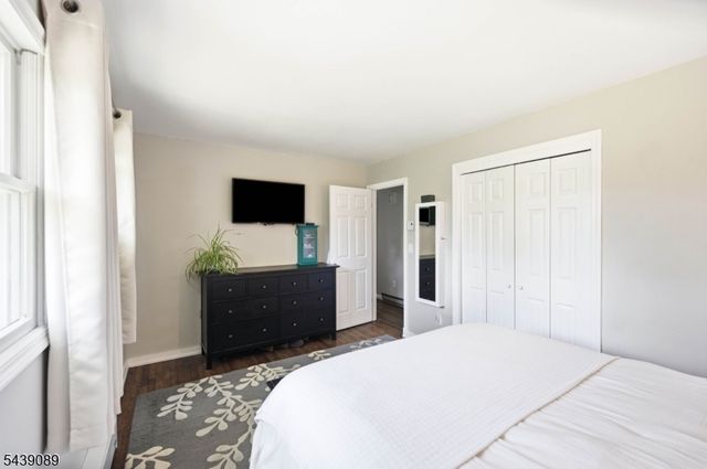 1 Hampton Spring Rd, Hampton Twp., NJ 07860