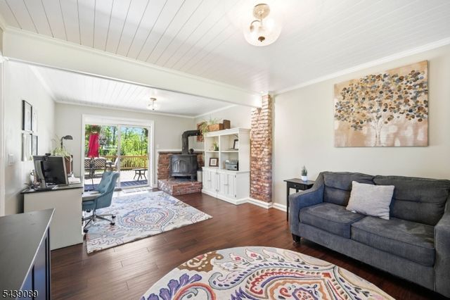 1 Hampton Spring Rd, Hampton Twp., NJ 07860