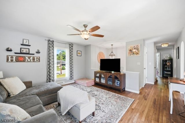 1 Hampton Spring Rd, Hampton Twp., NJ 07860