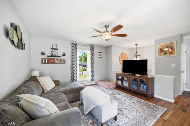 1 Hampton Spring Rd, Hampton Twp., NJ 07860