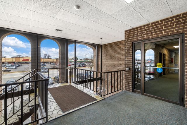 4647 W 103RD Street 2B-2F, Oak Lawn, IL 60453
