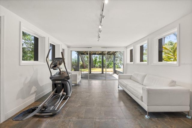 613 LAKE AVENUE, Altamonte Springs, FL 32701