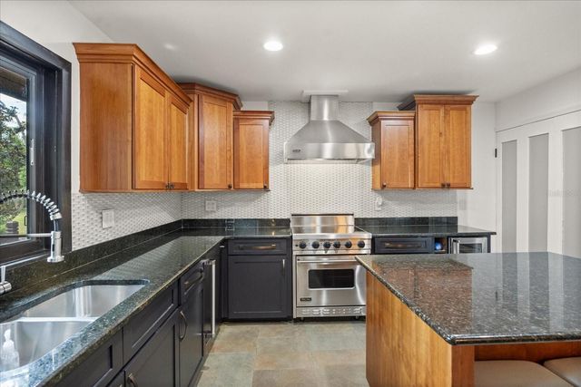 613 LAKE AVENUE, Altamonte Springs, FL 32701