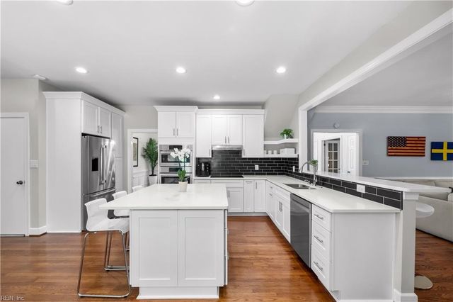 1641 Dey Cove DR, Virginia Beach, VA 23454