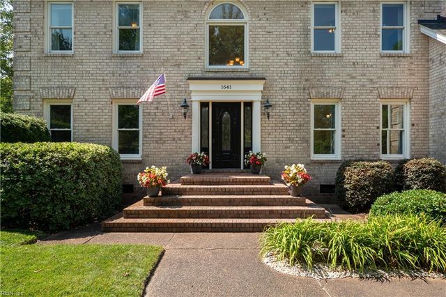 1641 Dey Cove DR, Virginia Beach, VA 23454