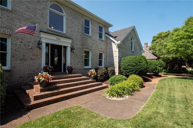 1641 Dey Cove DR, Virginia Beach, VA 23454