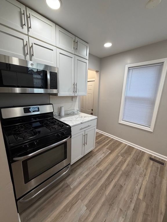 10809 S Avenue O, Chicago, IL 60617 — photo 5
