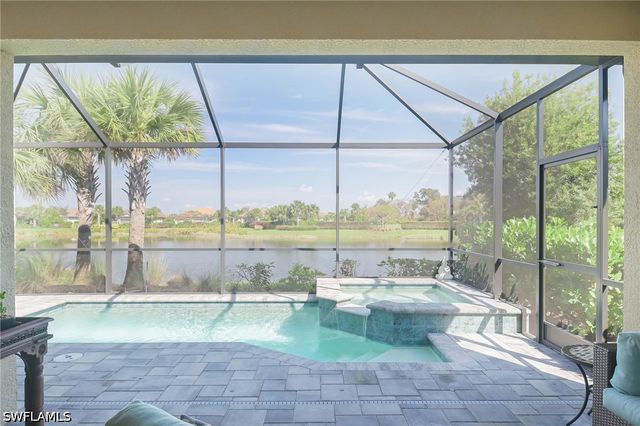 8013 Calle Canovas CT, Naples, FL 34114