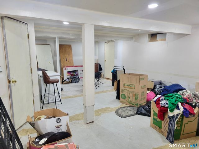 123 Country Club Drive, Windsor, CT 06095