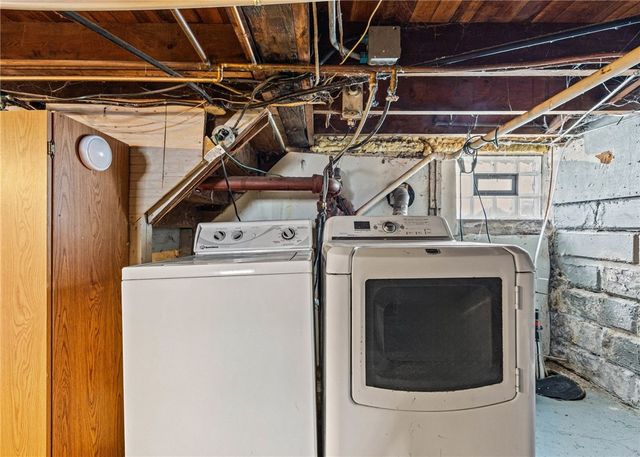 93 Kircher Park, Webster, NY 14580