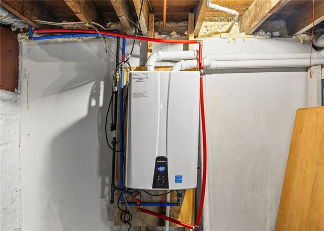 93 Kircher Park, Webster, NY 14580