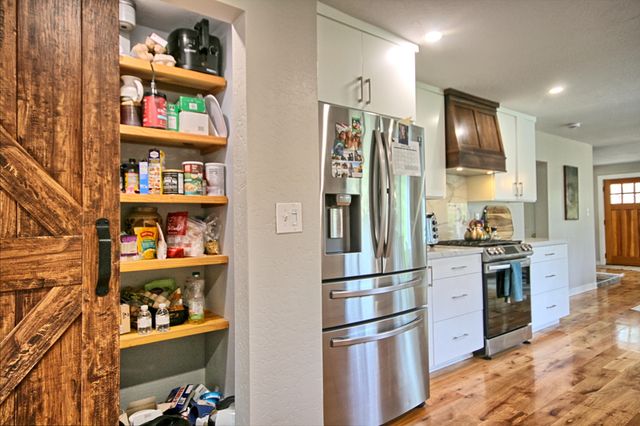 5355 Coleman Creek Road, Medford, OR 97501