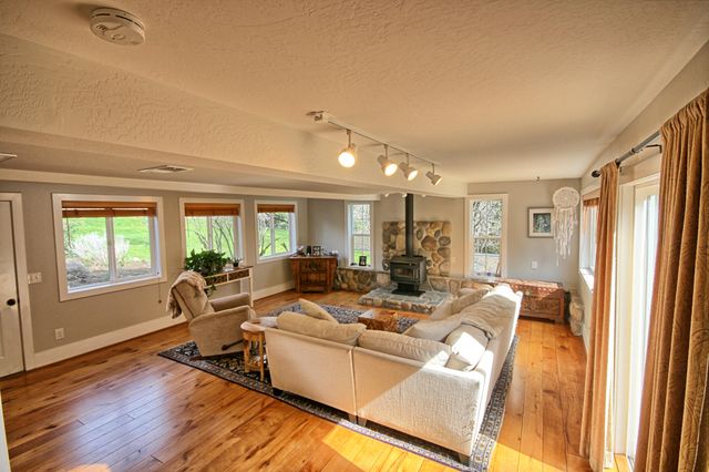 5355 Coleman Creek Road, Medford, OR 97501