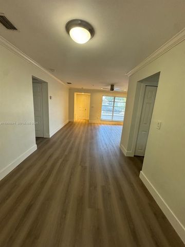 8670 NW 28th Pl ., Sunrise, FL 33322