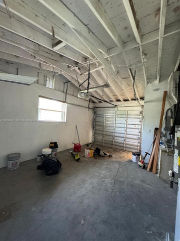 8670 NW 28th Pl ., Sunrise, FL 33322