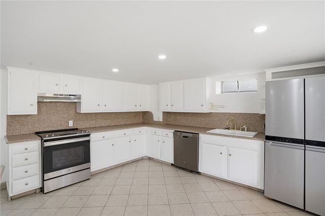 109 Cobble Hill Road, Lincoln, RI 02865